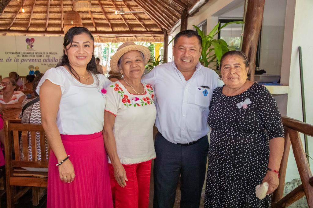 Celebra DIF Tulum a los adultos mayores en su día