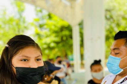 Buena respuesta de niñas y niños de Tulum a jornada de vacunación anti covid