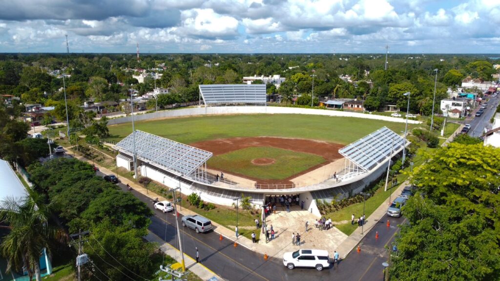 Estadio de béisbol de Bacalar, un espacio para reconstruir el tejido social