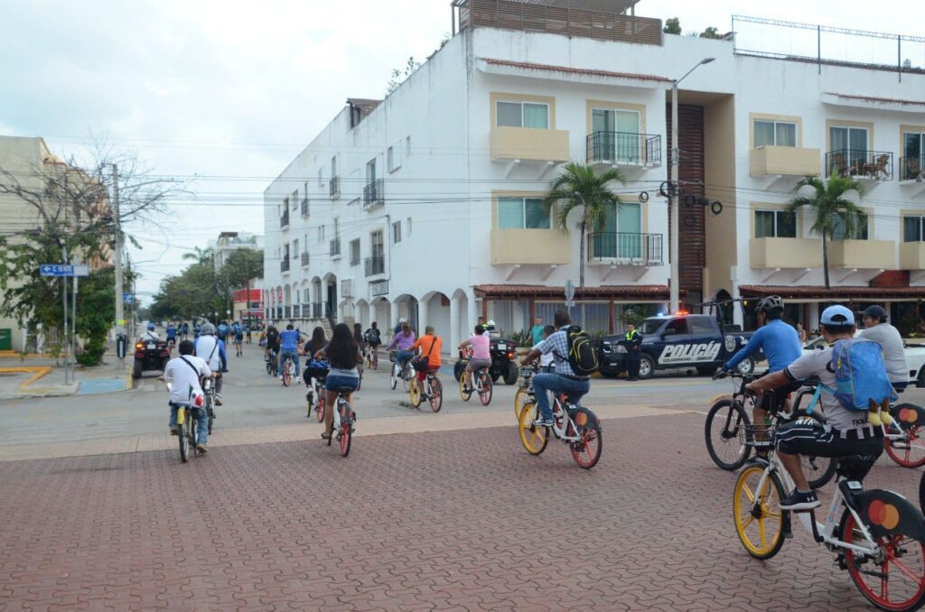 Familias disfrutan del domingo con Rodando por Solidaridad