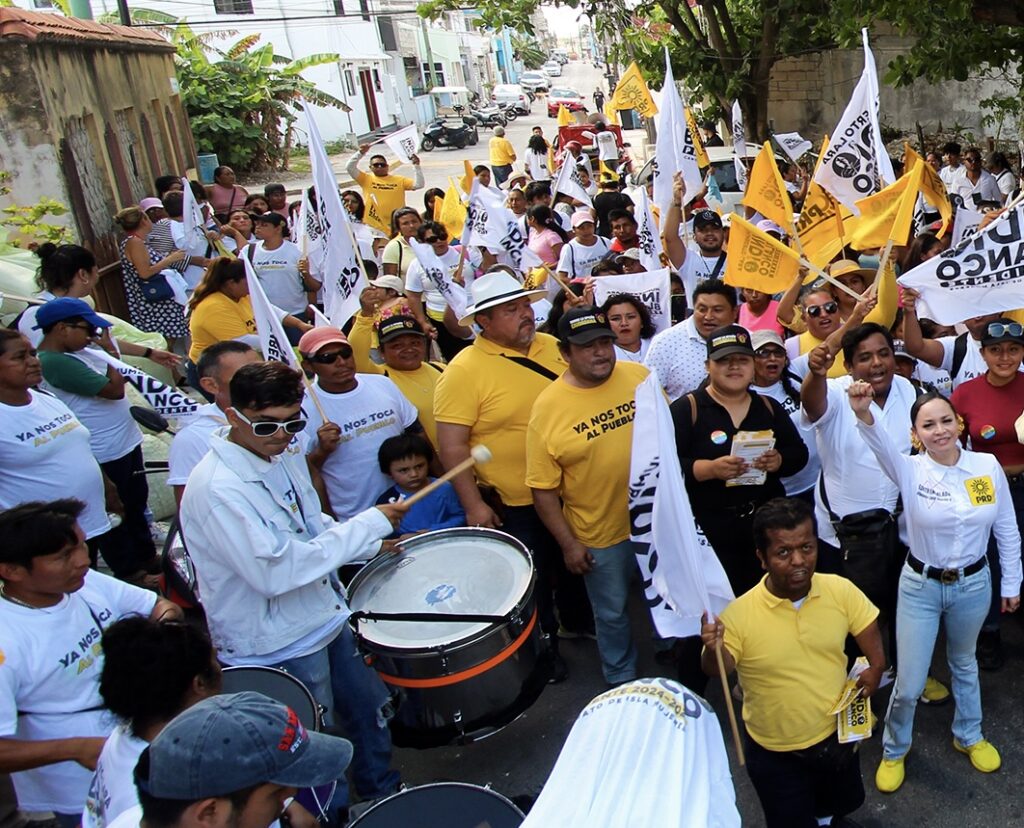 Edith Encalada recorre el D4 de Quintana Roo con paso firme rumbo al Congreso de Quintana Roo