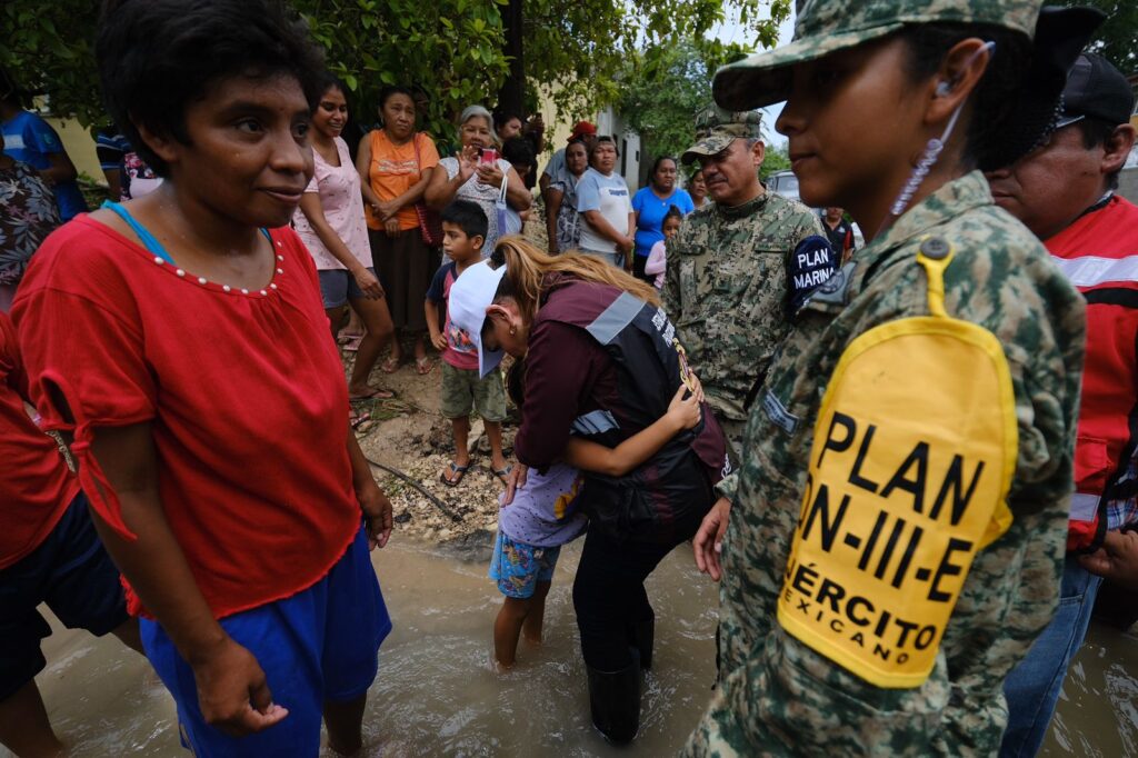 Mara Lezama agradece a Sedena labores de apoyo y rescate en Chetumal