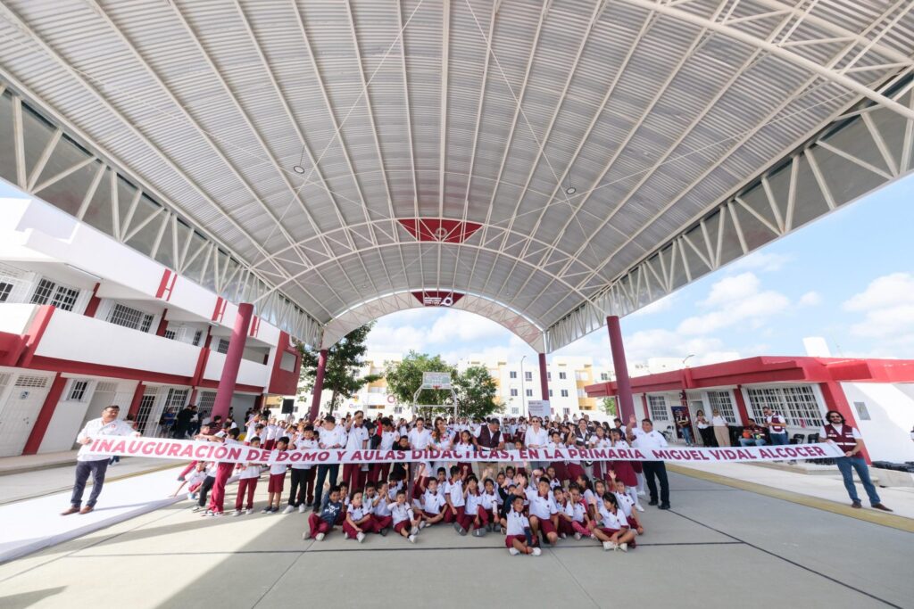 Entrega Mara Lezama para más de 200 estudiantes de la primaria “Miguel Vidal Alcocer” un domo y dos nuevas aulas didácticas