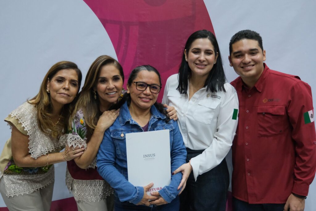 488 familias de Solidaridad reciben de Mara Lezama sus títulos de propiedad y comienzan una nueva historia de vida