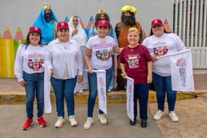 Reyes Magos visitan Felipe Carrillo Puerto con regalos y actividades para niñas y niños
