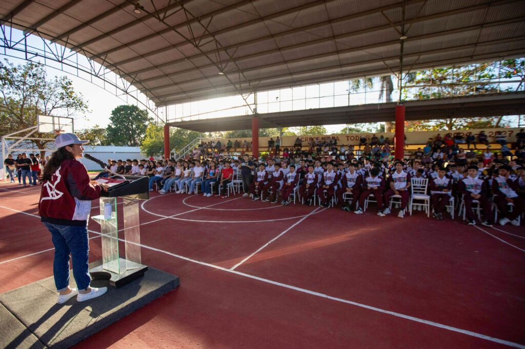 Mary Hernández abandera a delegación de Felipe Carrillo Puerto rumbo a los Juegos CONADE 2025