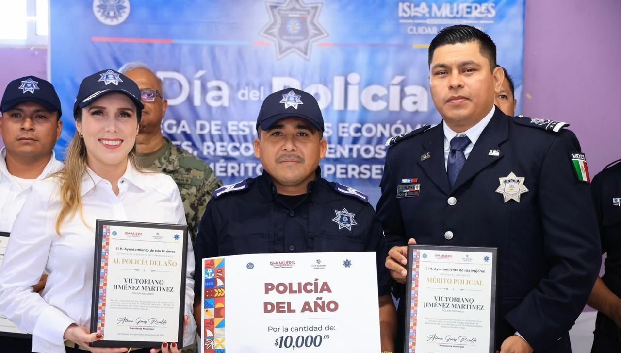 Atenea Gómez Ricalde reconoce la valiosa labor de la policía en la Construcción de la Paz en Isla Mujeres