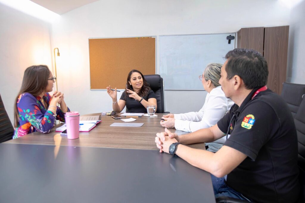 Mary Hernández fortalece coordinación con la SEQ para impulsar la educación en Felipe Carrillo Puerto