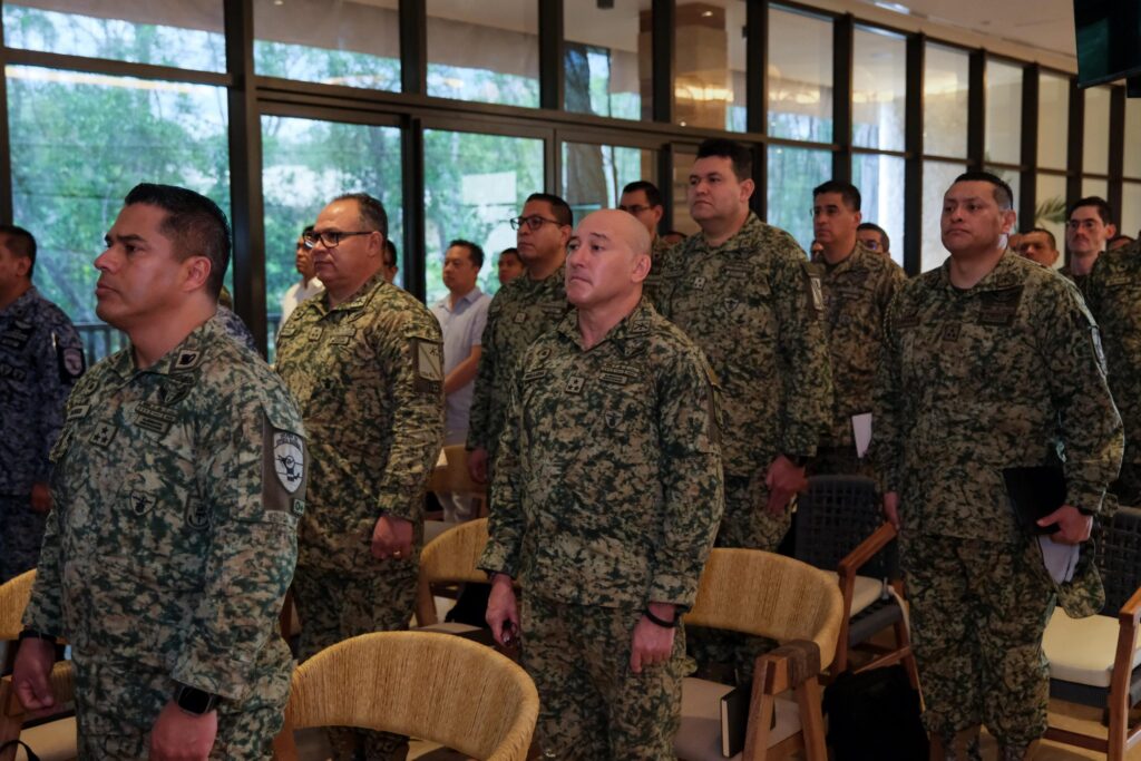 Imparte Mara Lezama Conferencia de la estrategia de Construcción de Paz a Generales y Coroneles de la Maestría en Seguridad Nacional