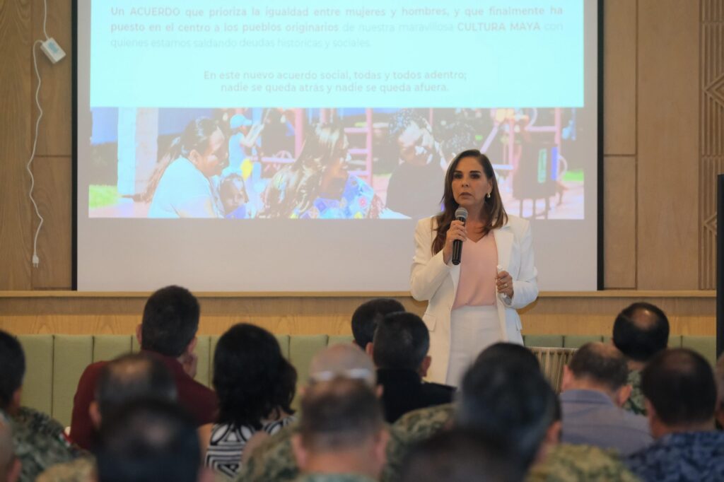Imparte Mara Lezama Conferencia de la estrategia de Construcción de Paz a Generales y Coroneles de la Maestría en Seguridad Nacional