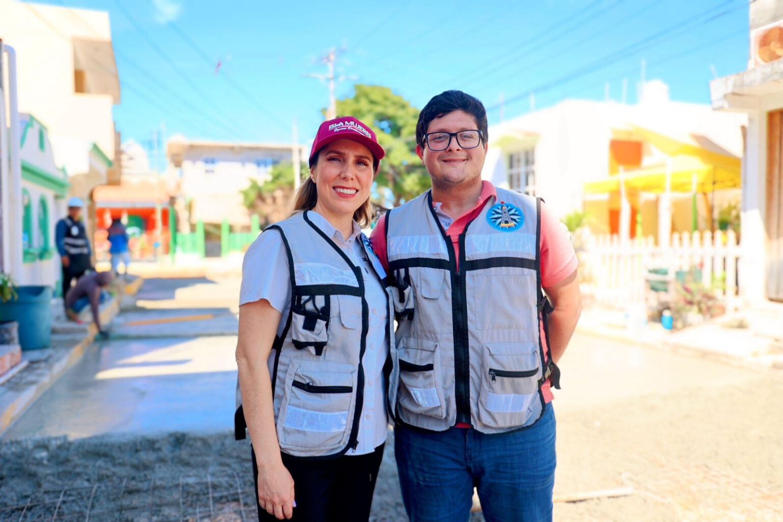 Atenea Gómez Ricalde supervisa reconstrucción de calles en Isla Mujeres