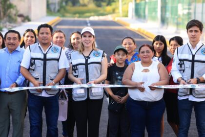 Atenea Gómez Ricalde entrega una nueva calle y andador en la Zona Urbana de Ciudad Mujeres