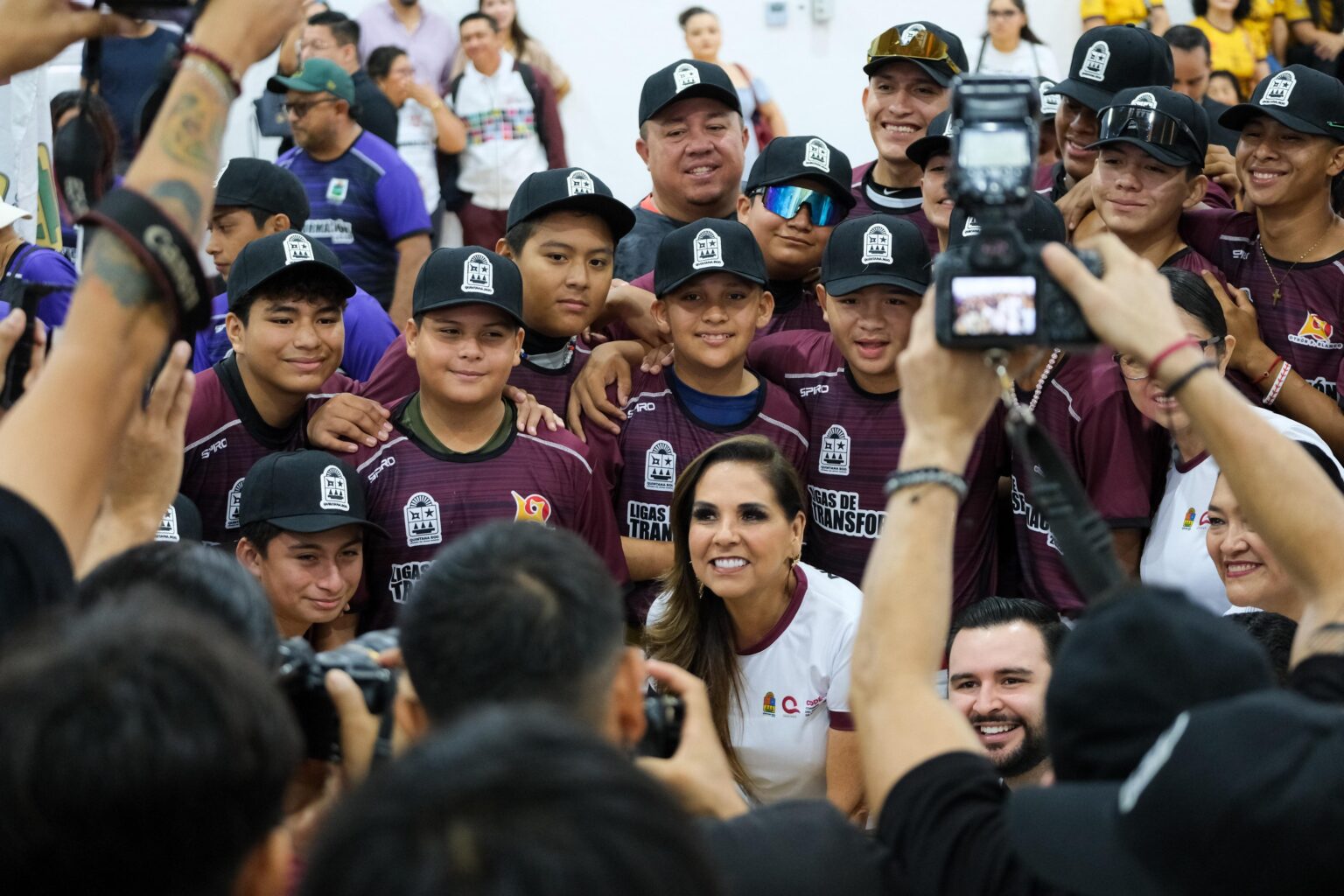 Entrega Mara Lezama gimnasio “Nohoch Suku´n”, de Chetumal, totalmente rehabilitado, al servicio de los chetumaleños