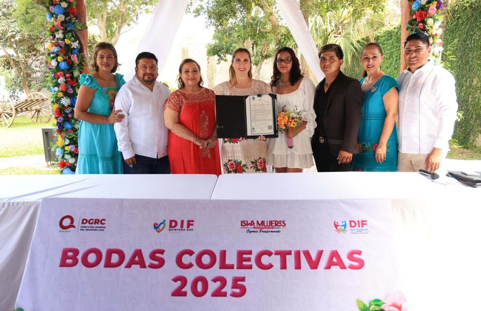 Isla Mujeres celebra el 14 de febrero con la unión de 49 parejas formalizadas en las Bodas Colectivas 2025