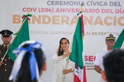 Abandera Mara Lezama a escoltas de 26 escuelas de Quintana Roo, en actividad simultánea con Claudia Sheinbaum
