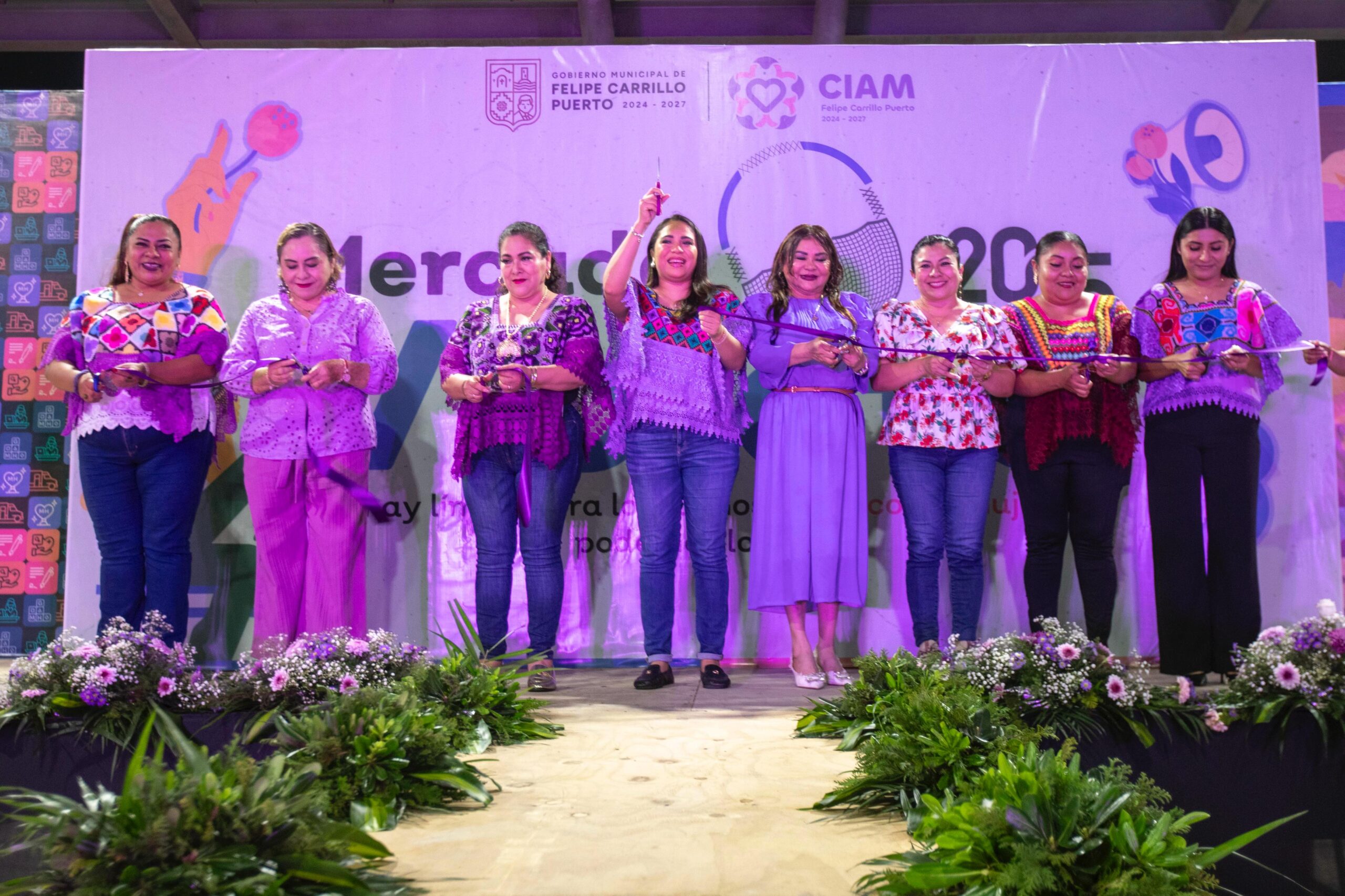 Mary Hernández inaugura el Mercado Violeta en apoyo a emprendedoras y artesanas de Felipe Carrillo Puerto