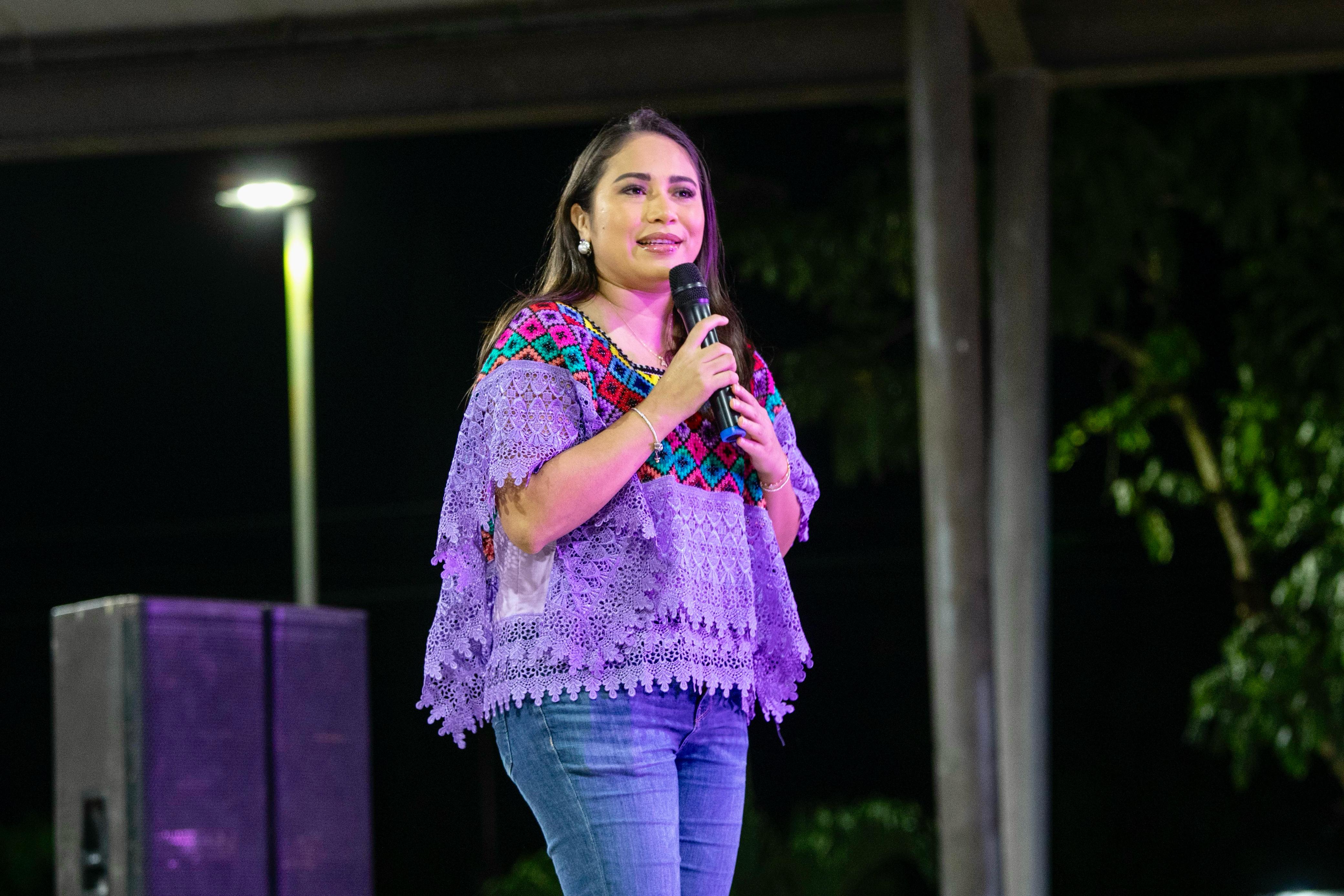 Mary Hernández inaugura el Mercado Violeta en apoyo a emprendedoras y artesanas de Felipe Carrillo Puerto