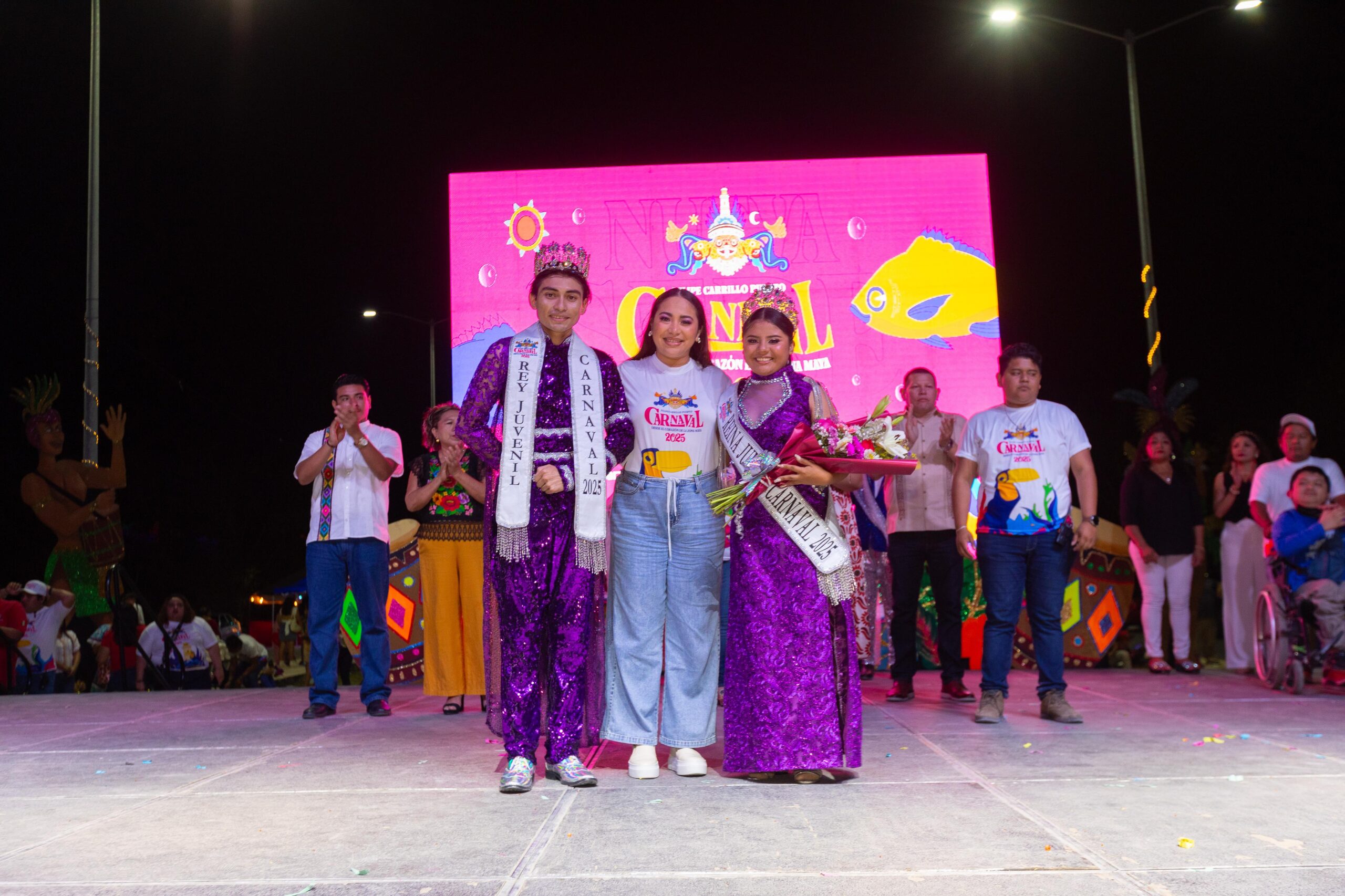 Mary Hernández encabeza la coronación de los reyes del Carnaval 2025 en Felipe Carrillo Puerto