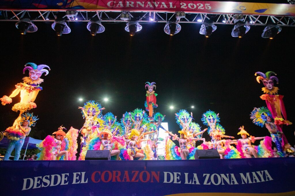 Fuerza Latina gana el concurso de comparsas del Carnaval 2025 en Felipe Carrillo Puerto