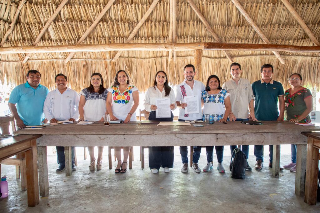 Mary Hernández firma acuerdos para fortalecer el turismo comunitario en Felipe Carrillo Puerto