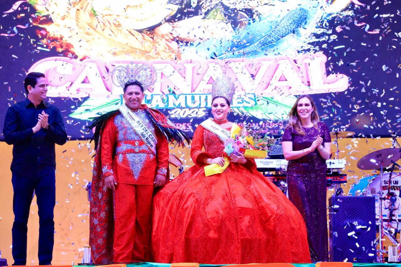 Disfrutan más de 6 mil personas la espectacular Gala de Coronación del Carnaval Isla Mujeres