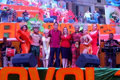 Isla Mujeres celebra con miles de asistentes la espectacular “Noche de Fuego” del Carnaval 2025