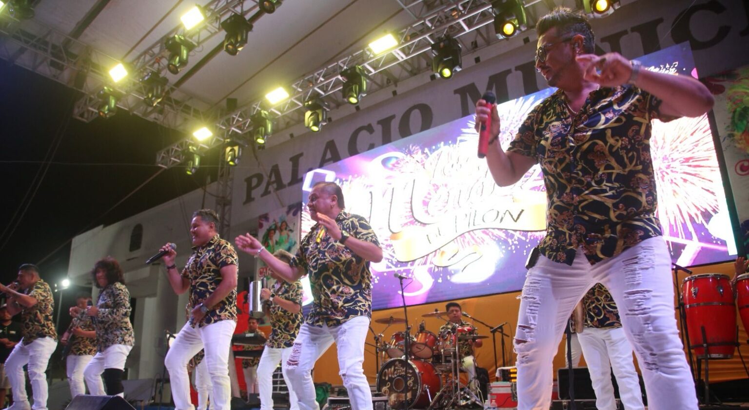 Continúa la fiesta del Carnaval Isla Mujeres con la Noche de Agua