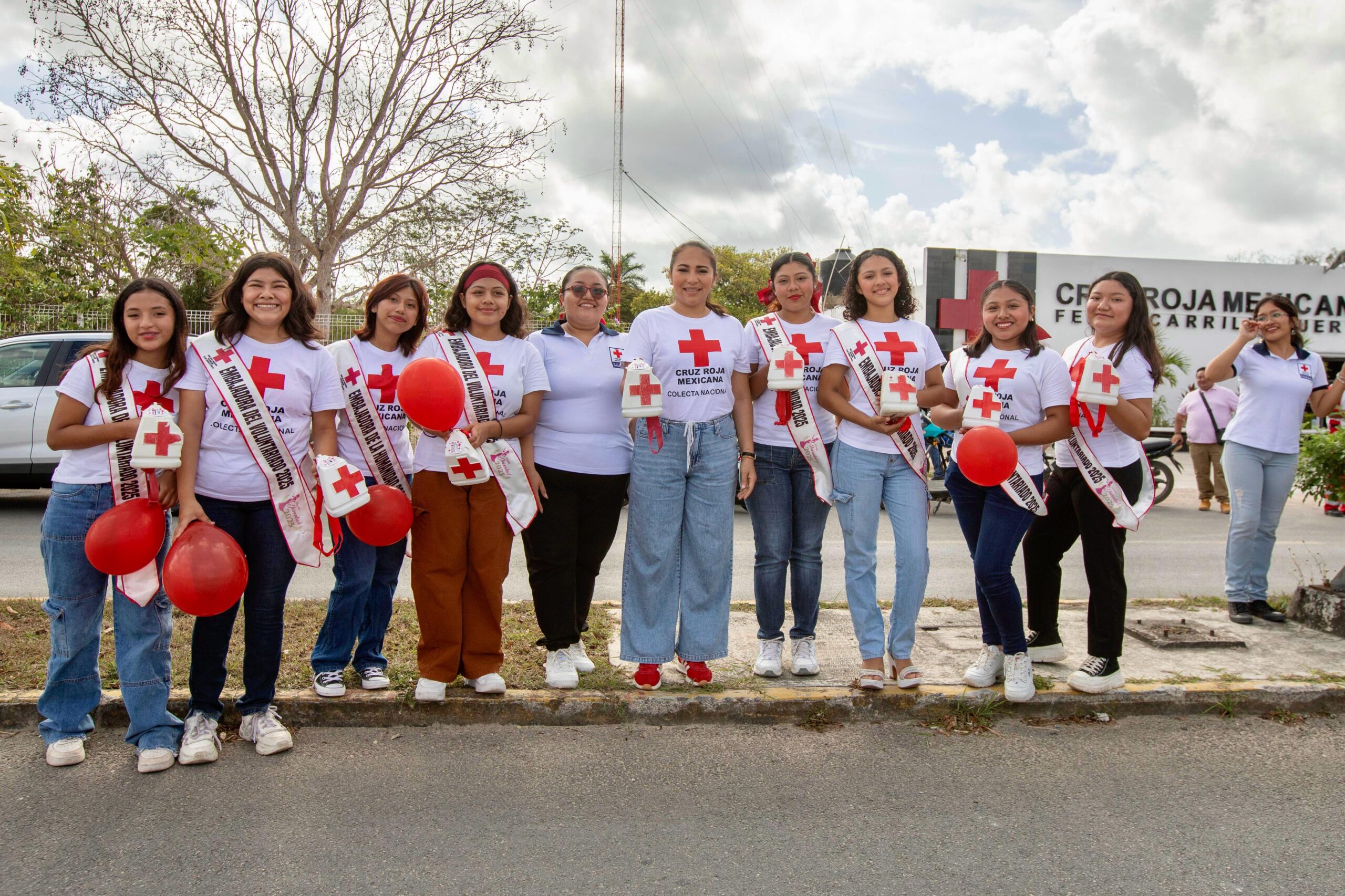 Mary Hernández y Cruz Roja dan banderazo a la Colecta Nacional 2025 en Felipe Carrillo Puerto