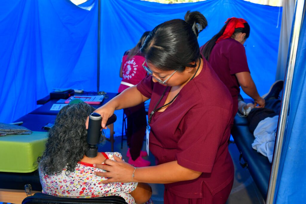 Lleva Mary Hernández la caravana “Mujeres heroicas” a las comunidades de Uh May e X-Hazil Sur