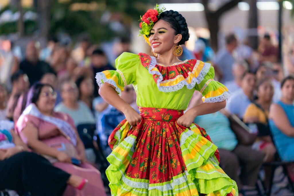 Cozumel conmemora Día mundial del arte y Día nacional de la danza folclórica mexicana