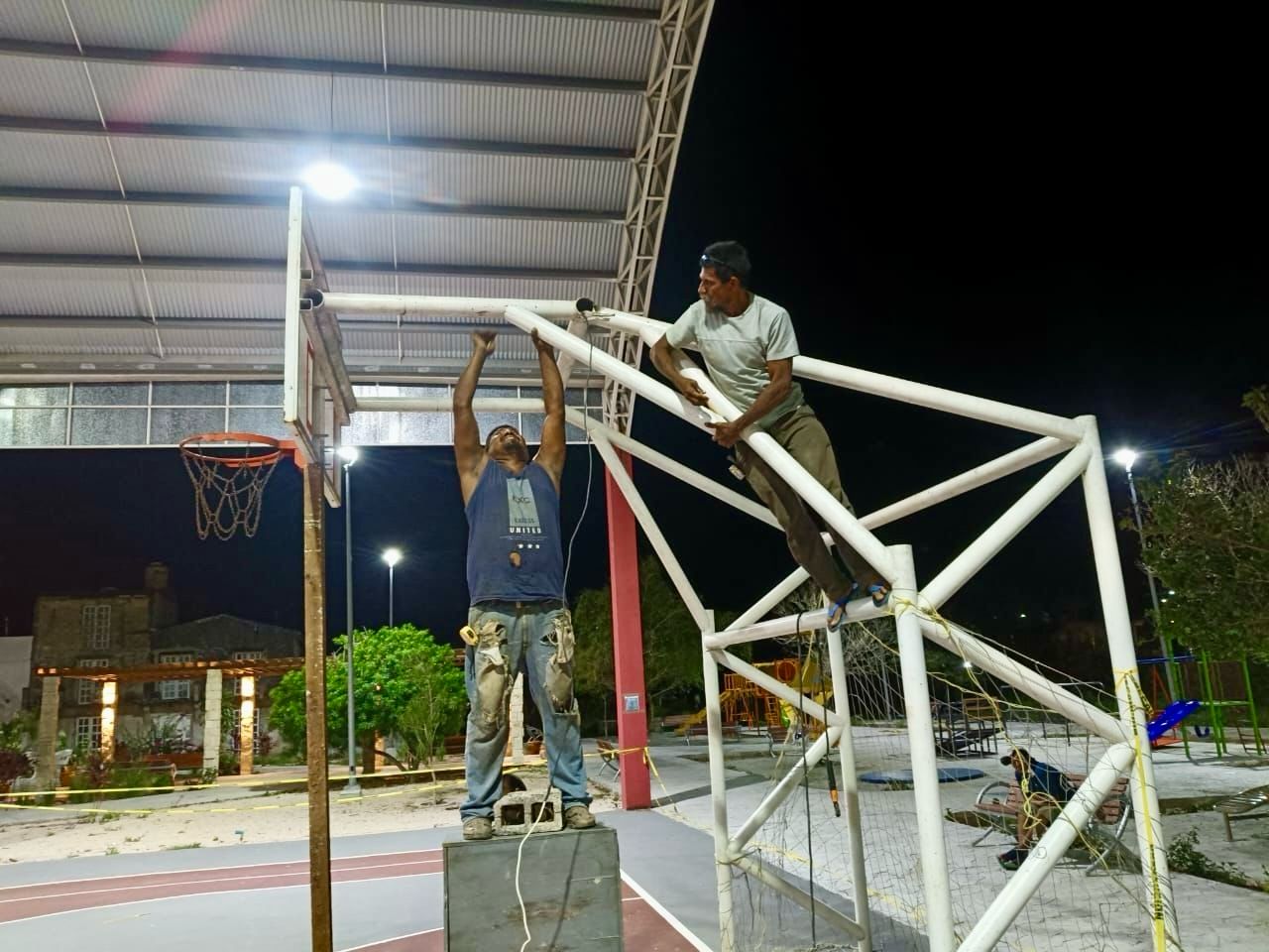 Realiza gobierno de Mary Hernández mantenimiento a parques de Fovissste y Francisco May