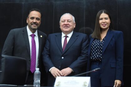 En el Senado reconocemos el liderazgo de Rafael Marín por la transformación del país