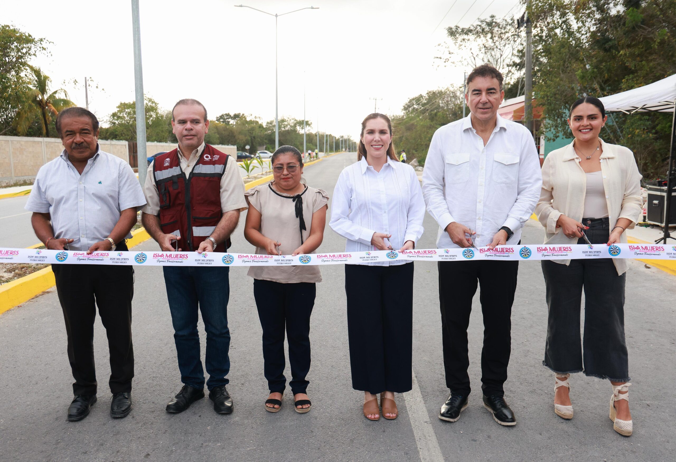Atenea Gómez Ricalde inaugura primera etapa de la carretera Rancho Viejo