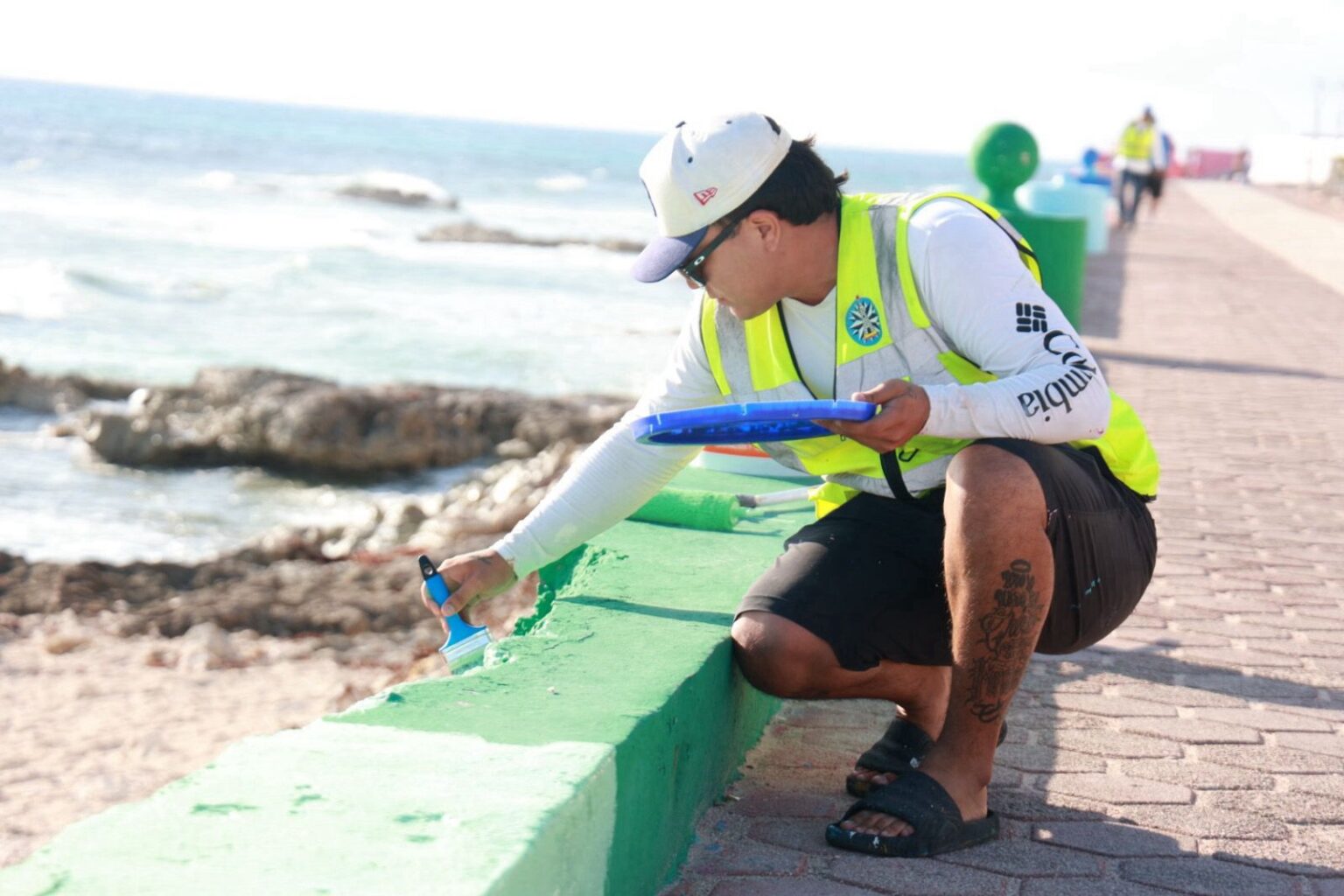 Gobierno de Isla Mujeres refuerza trabajos para mejorar la imagen urbana en esta Semana Santa