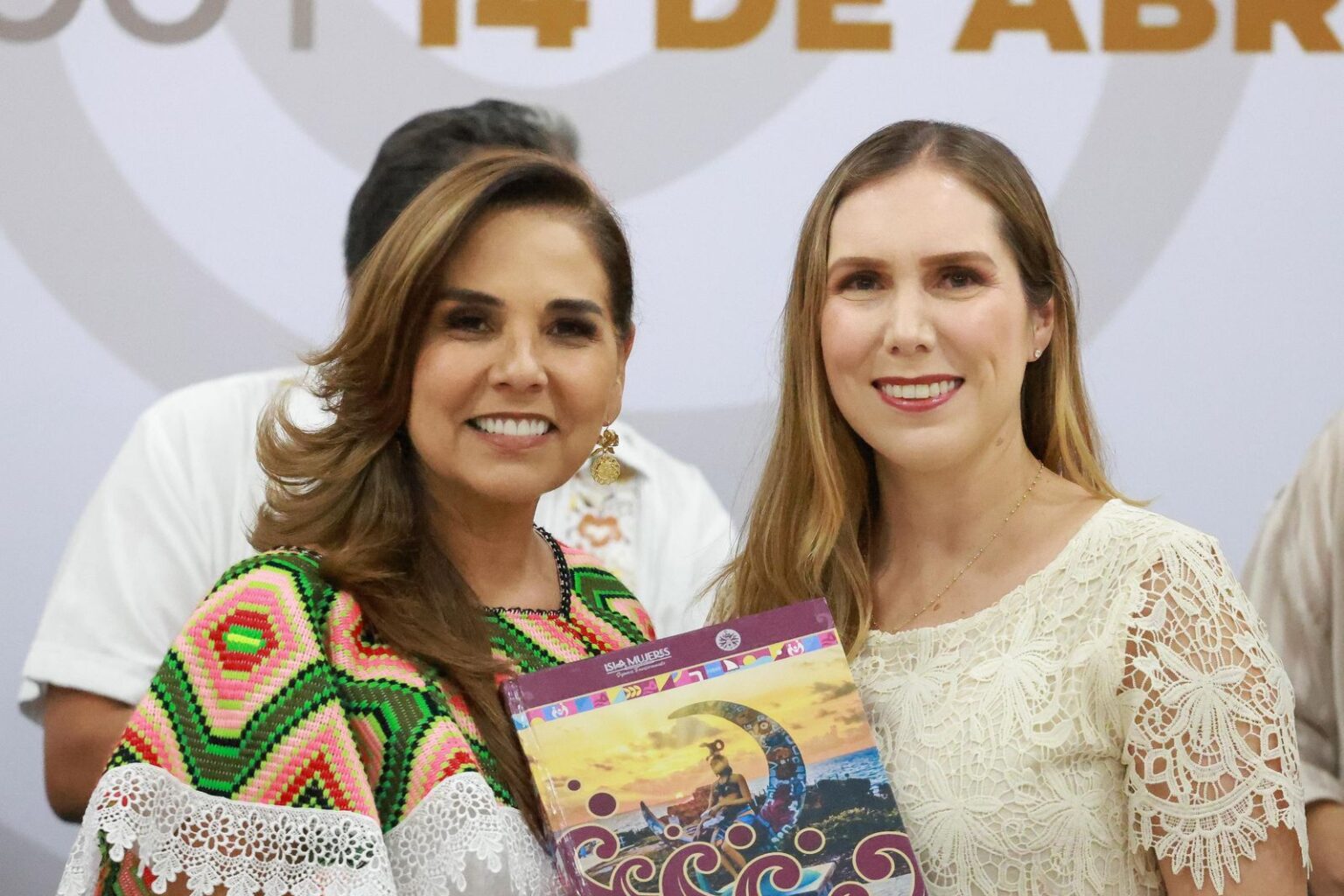 Atenea Gómez Ricalde presenta el Plan Municipal de Desarrollo 2024-2027