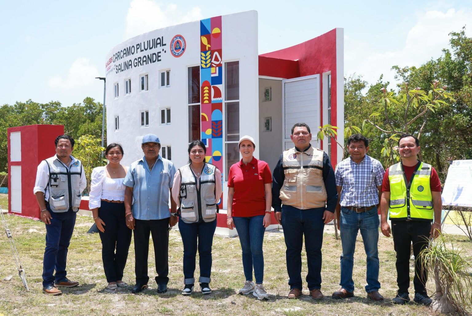 Atenea Gómez Ricalde entrega dos nuevos generadores de energía para fortalecer los cárcamos pluviales de las Salinas