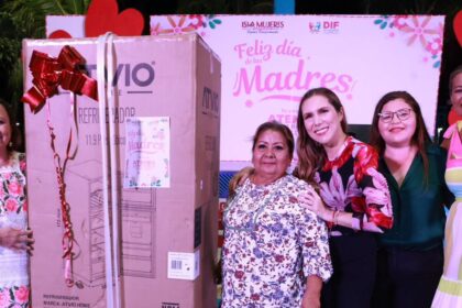 Atenea Gómez celebra con cariño y gratitud a las mamás de Isla Mujeres