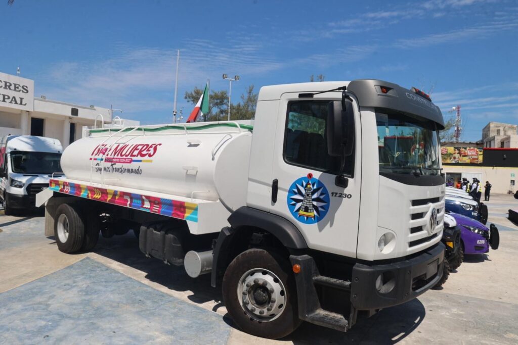 Atenea Gómez Ricalde refuerza capacidad de respuesta ante emergencias con nueva pipa para Protección Civil