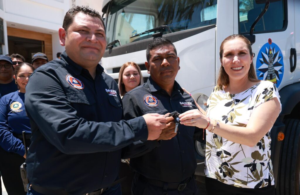 Atenea Gómez Ricalde refuerza capacidad de respuesta ante emergencias con nueva pipa para Protección Civil