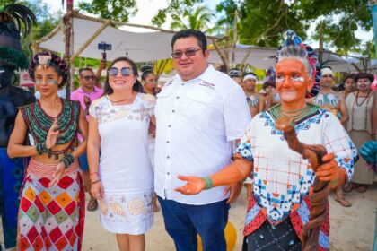 Con gran júbilo, Cozumel recibió a 297 canoeros en la 17ª edición de la Travesía Sagrada Maya 2025 “Conjuro al Cielo”