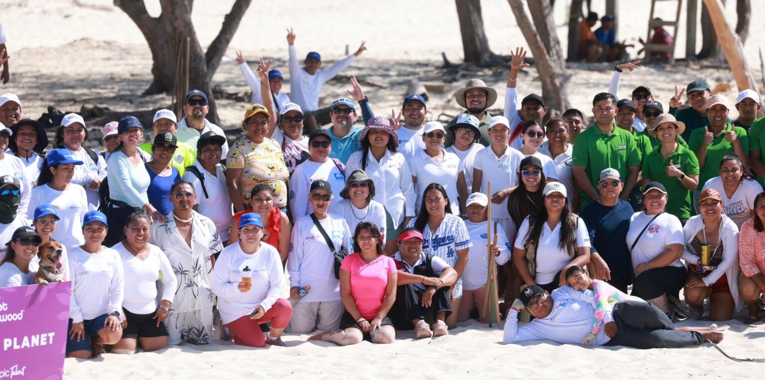 Gobierno de Isla Mujeres consolida acciones por el medio ambiente con jornada del limpieza en Isla Blanca