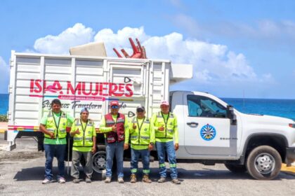 Recolectan 6.5 toneladas de cacharros en jornada del Programa Permanente de Descacharrización en Isla Mujeres