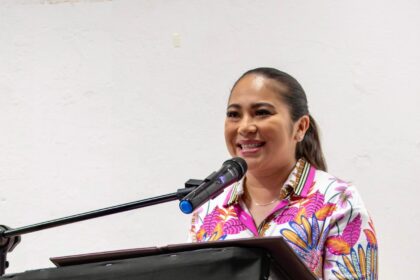 Mary Hernández participa en la inauguración del tercer seminario de divulgación científica