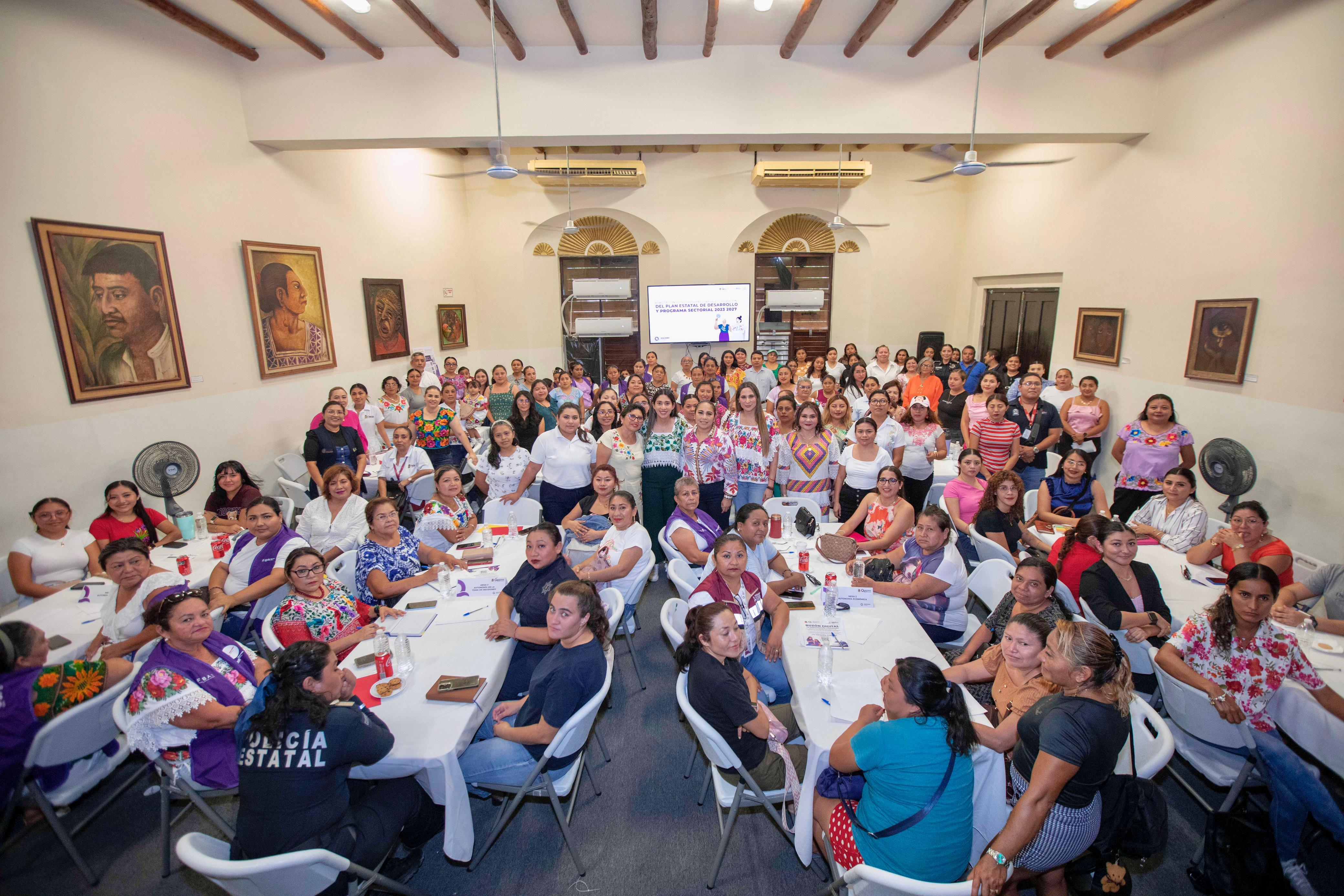 Mary Hernández inaugura Foro de Consulta Ciudadana junto a SEMUJERES