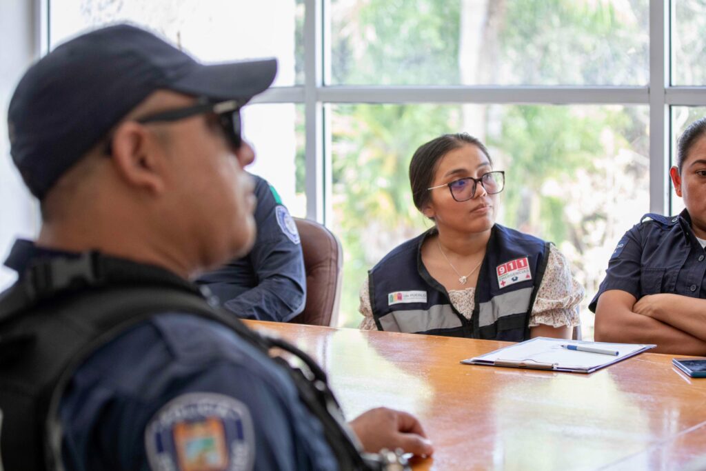 Presidenta Mary Hernández fortalece estrategias de seguridad con formación policial