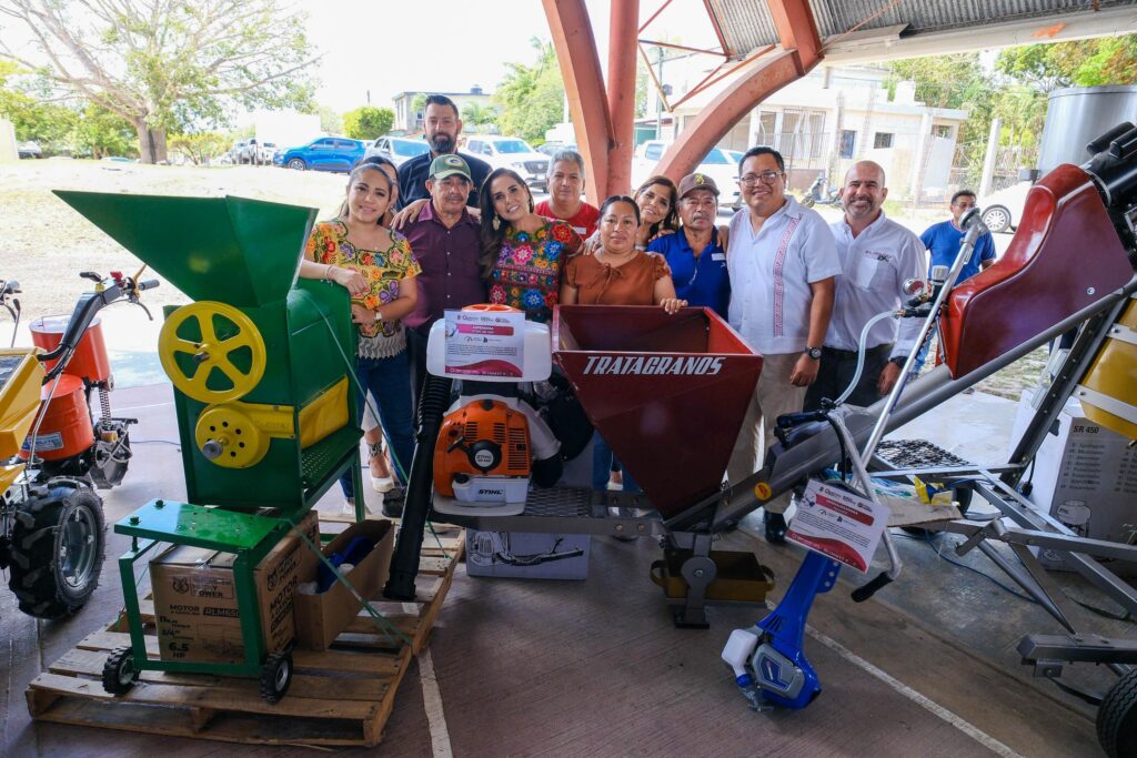 Entrega Mara Lezama maquinaria y silos herméticos a productores de maíz de Felipe Carrillo Puerto, José María Morelos, Bacalar y Othón P. Blanco