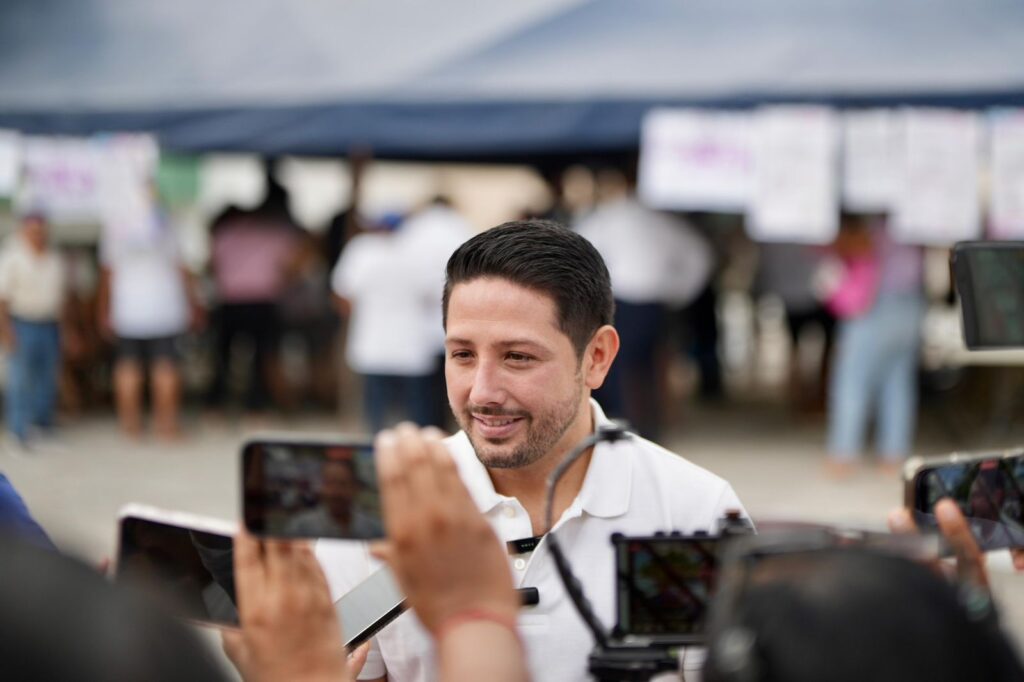 Renán Sánchez Tajonar participa en la histórica votación para elegir jueces y magistrados