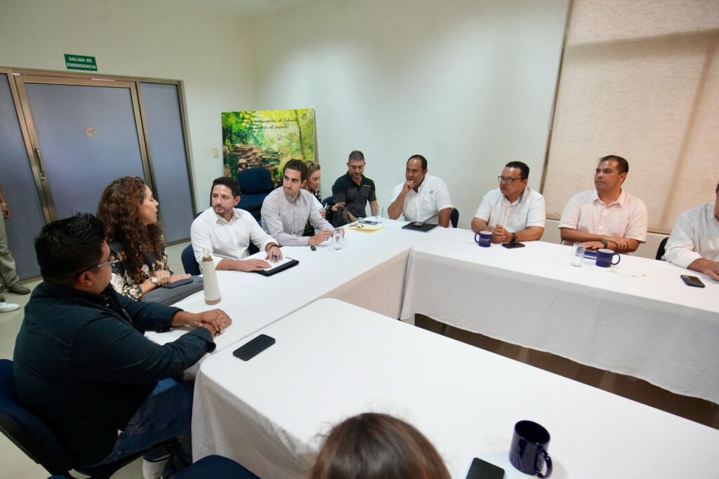 Renán Sánchez Tajonar se reúne con sector hotelero de Cozumel para fortalecer el turismo sostenible