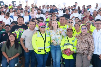 Gobierno de Isla Mujeres reconoce a su personal con entrega de uniformes y mejores condiciones laborales