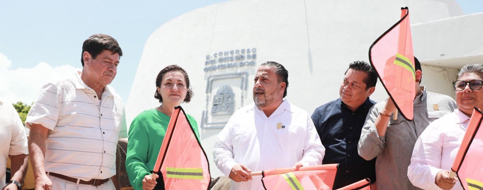 Inician trabajos para reinstalar símbolos históricos en el Congreso del Pueblo